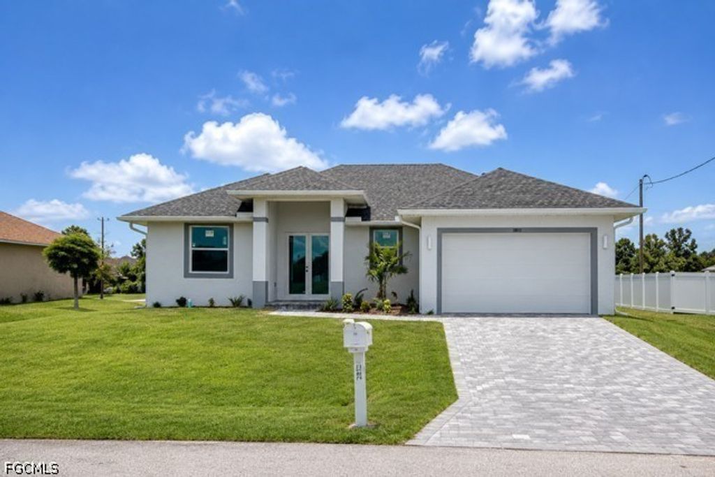 2813 NW 4th TER, Cape Coral, FL 33993