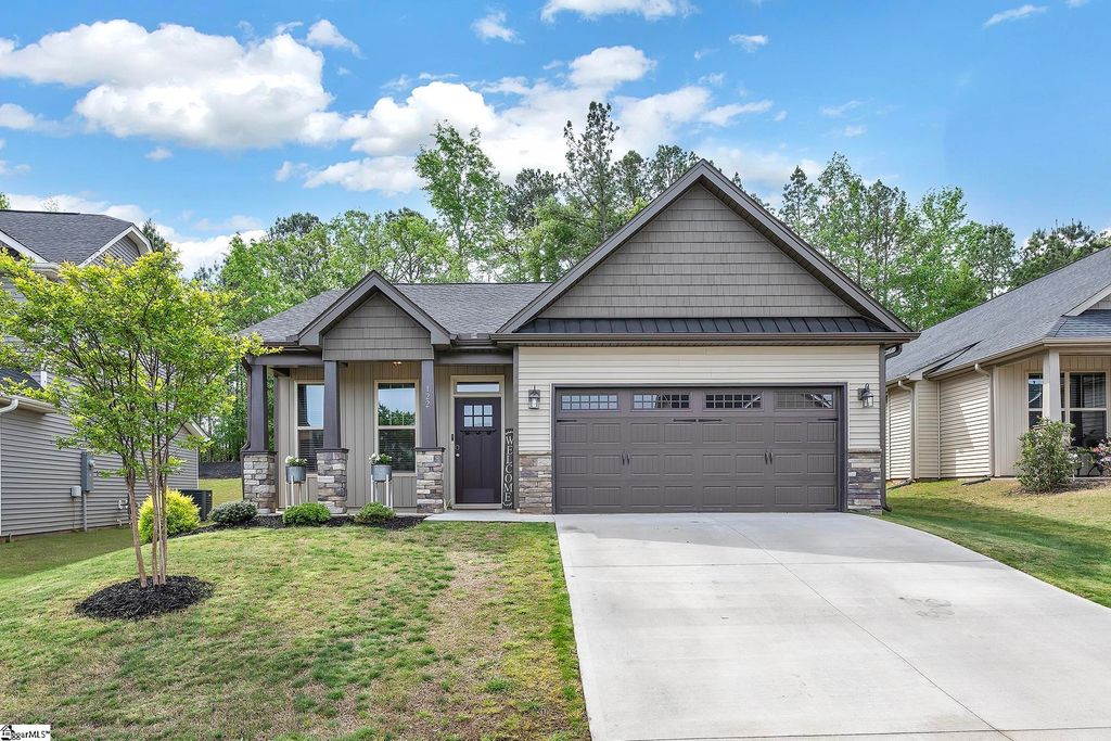 122 River Trace Loop, Simpsonville, SC 29680