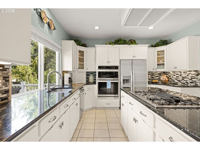 9085 Sw 180TH Pl, Beaverton, OR 97007