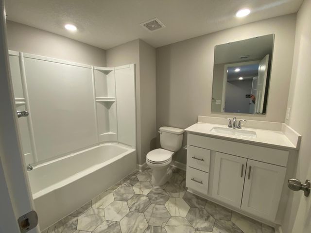 9281 4th Street N, Lake Elmo, MN 55042