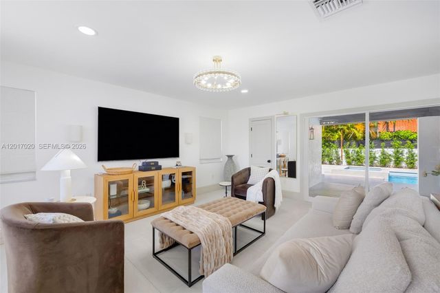 3352 SW 110th Ave, Miami, FL 33165