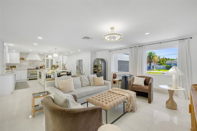 3352 SW 110th Ave, Miami, FL 33165