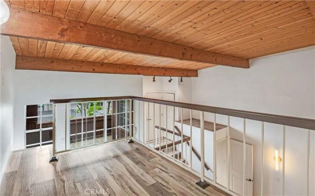984 Granville, Los Angeles, CA 90049
