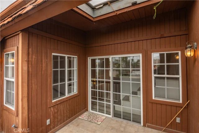 984 Granville, Los Angeles, CA 90049