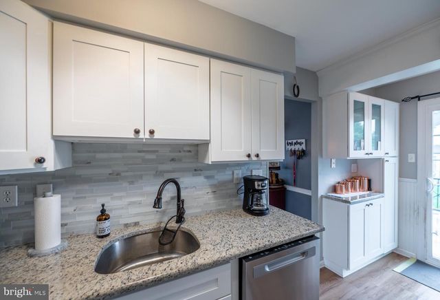 73 HUNT DR, Horsham, PA 19044