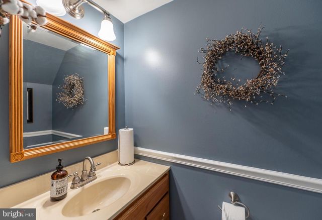 73 HUNT DR, Horsham, PA 19044