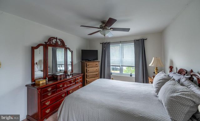 73 HUNT DR, Horsham, PA 19044