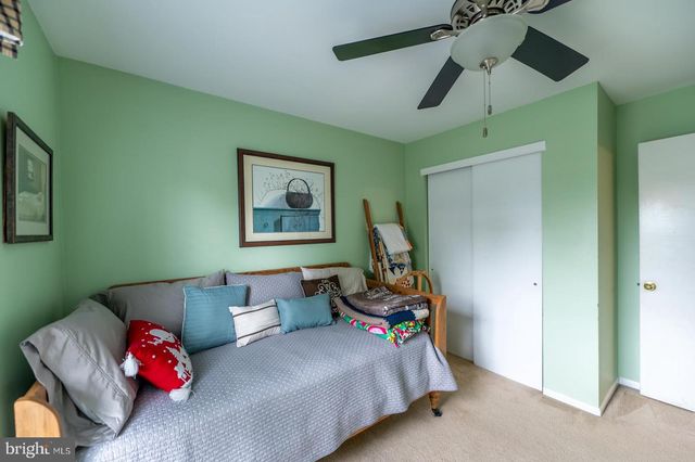 73 HUNT DR, Horsham, PA 19044