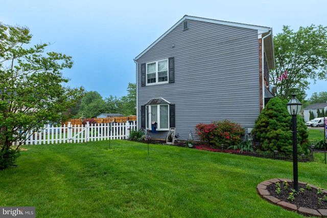 73 HUNT DR, Horsham, PA 19044