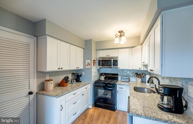 73 HUNT DR, Horsham, PA 19044