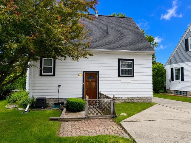 715 S 27th STREET, Manitowoc, WI 54220
