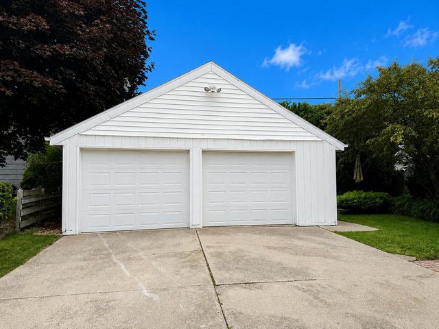 715 S 27th STREET, Manitowoc, WI 54220