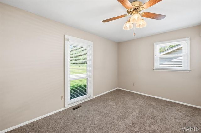 512 Meadow Green Place, St Louis, MO 63141