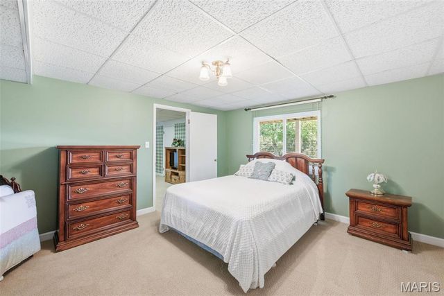 512 Meadow Green Place, St Louis, MO 63141