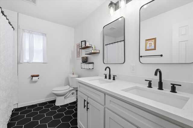 6012 Wester Avenue, Fort Worth, TX 76133