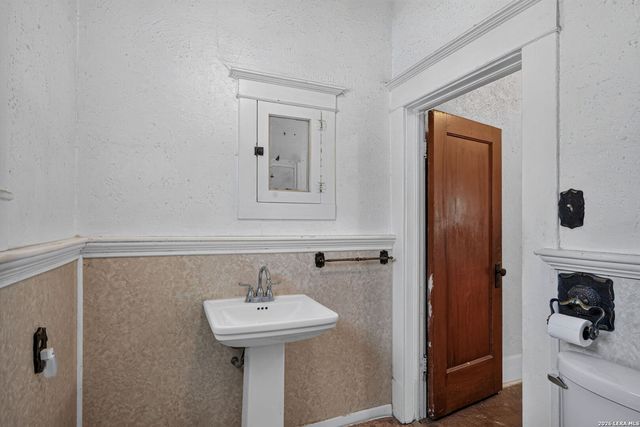 306 Jennings, San Antonio, TX 78225