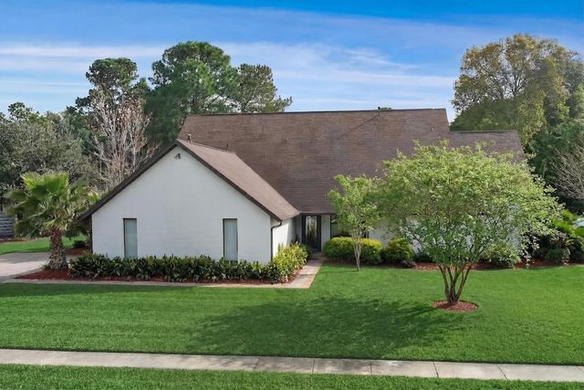 99 W Country Club Drive, Destin, FL 32541