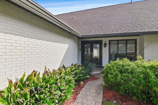 99 W Country Club Drive, Destin, FL 32541