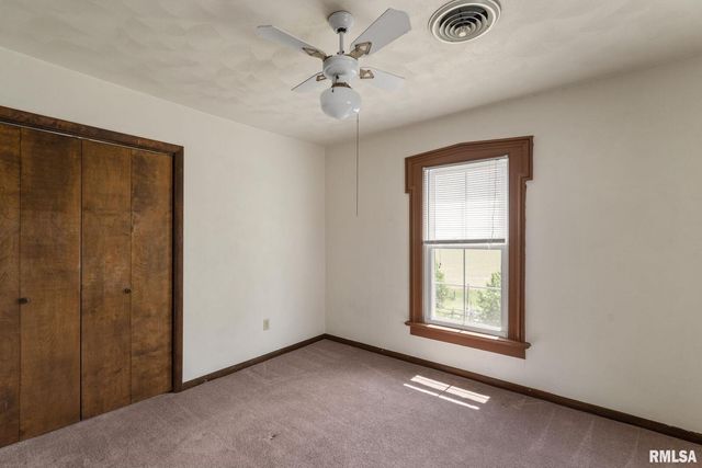 3027 262nd Street, Dewitt, IA 52742