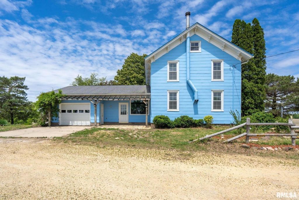 3027 262nd Street, Dewitt, IA 52742