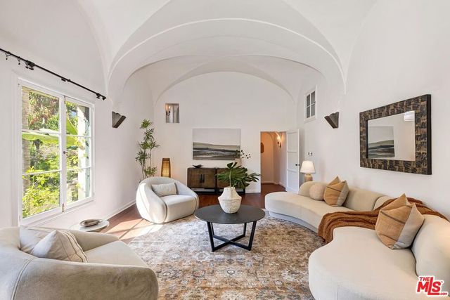 3124 Belden Drive, Los Angeles, CA 90068