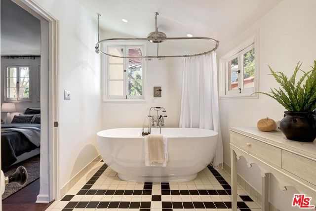 3124 Belden Drive, Los Angeles, CA 90068