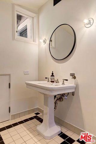 3124 Belden Drive, Los Angeles, CA 90068