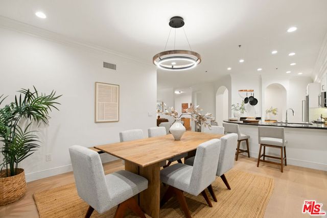 850 N Croft Avenue 104, Los Angeles, CA 90069