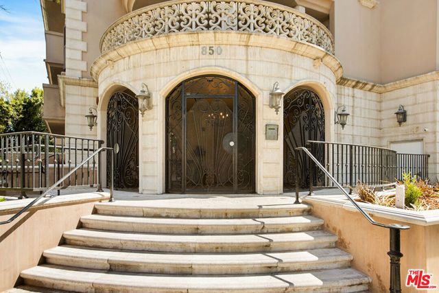 850 N Croft Avenue 104, Los Angeles, CA 90069