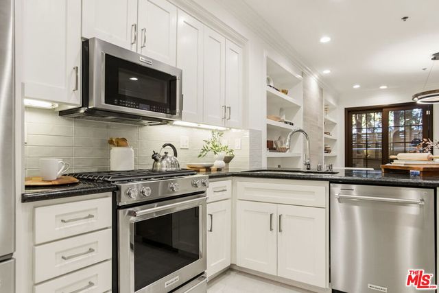 850 N Croft Avenue 104, Los Angeles, CA 90069