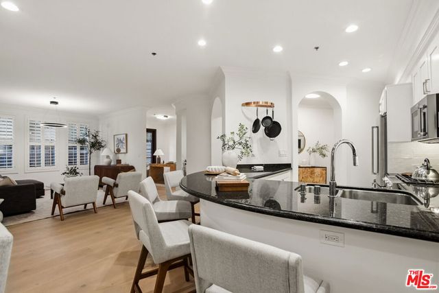 850 N Croft Avenue 104, Los Angeles, CA 90069