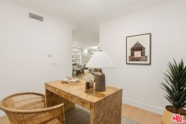 850 N Croft Avenue 104, Los Angeles, CA 90069