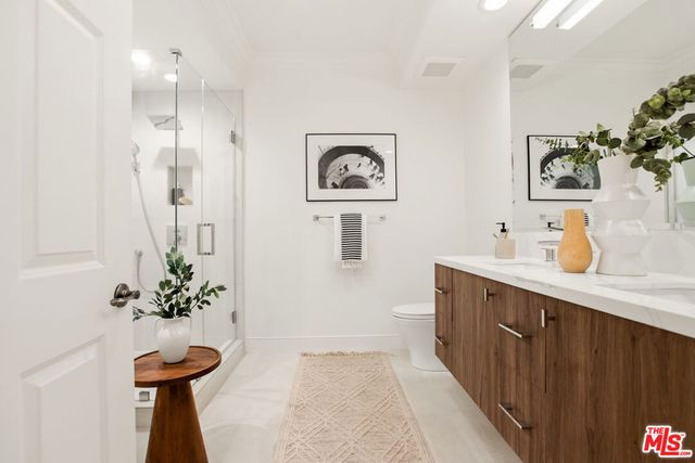 850 N Croft Avenue 104, Los Angeles, CA 90069