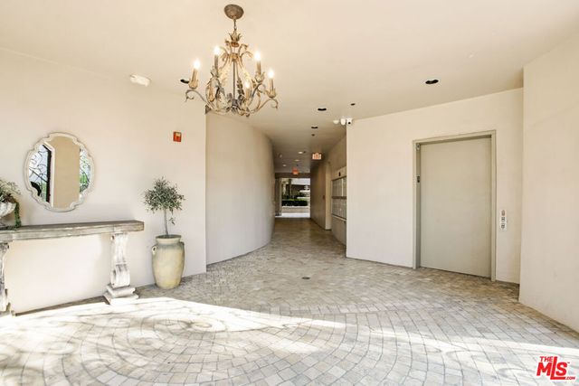 850 N Croft Avenue 104, Los Angeles, CA 90069