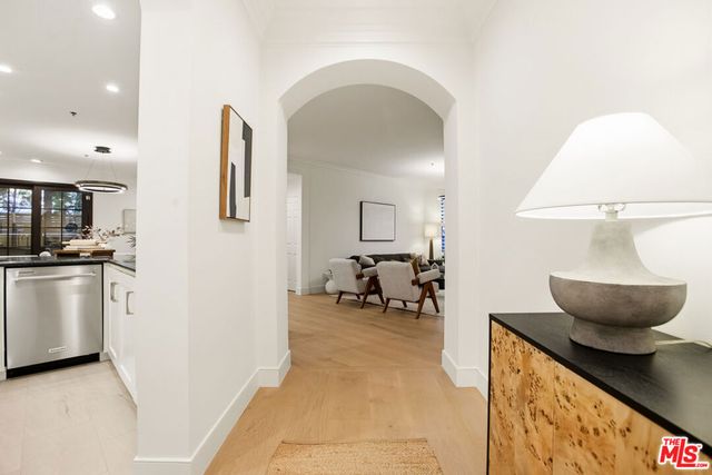 850 N Croft Avenue 104, Los Angeles, CA 90069