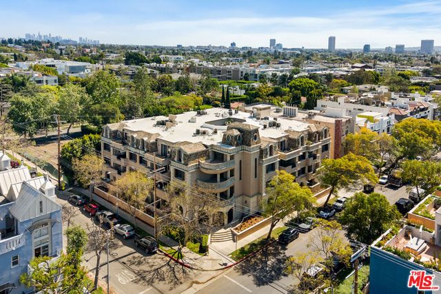 850 N Croft Avenue 104, Los Angeles, CA 90069