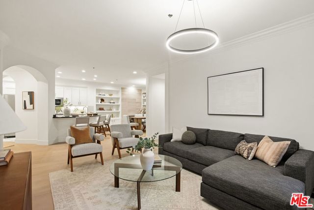 850 N Croft Avenue 104, Los Angeles, CA 90069