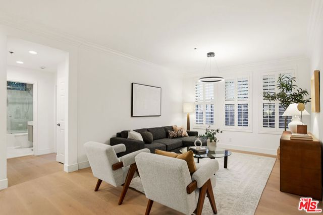 850 N Croft Avenue 104, Los Angeles, CA 90069