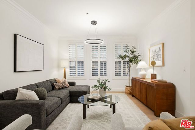 850 N Croft Avenue 104, Los Angeles, CA 90069