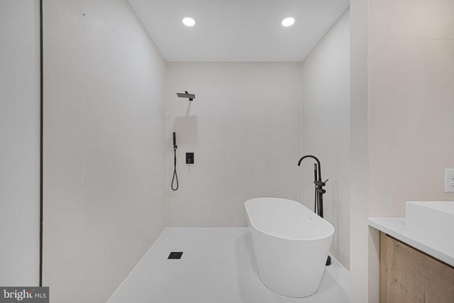 329 N GILMOR ST, Baltimore, MD 21223