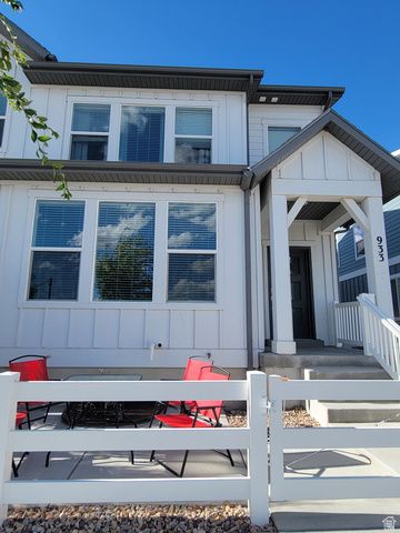 933 W SUNSPEAR DR, Saratoga Springs, UT 84045
