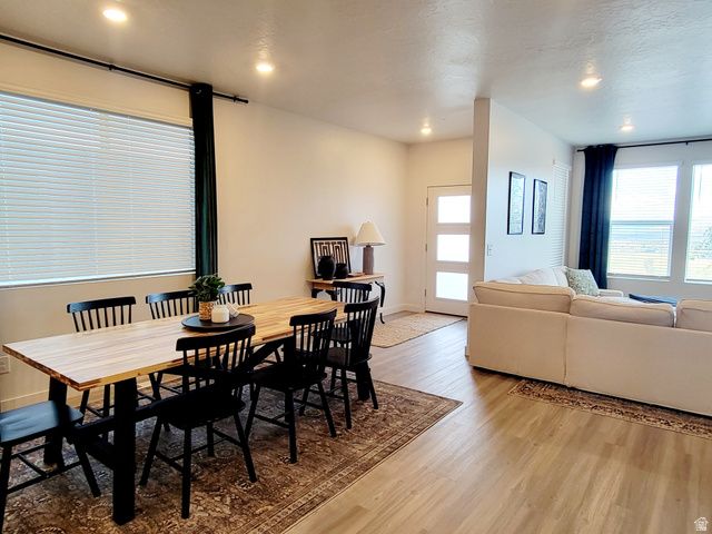 933 W SUNSPEAR DR, Saratoga Springs, UT 84045