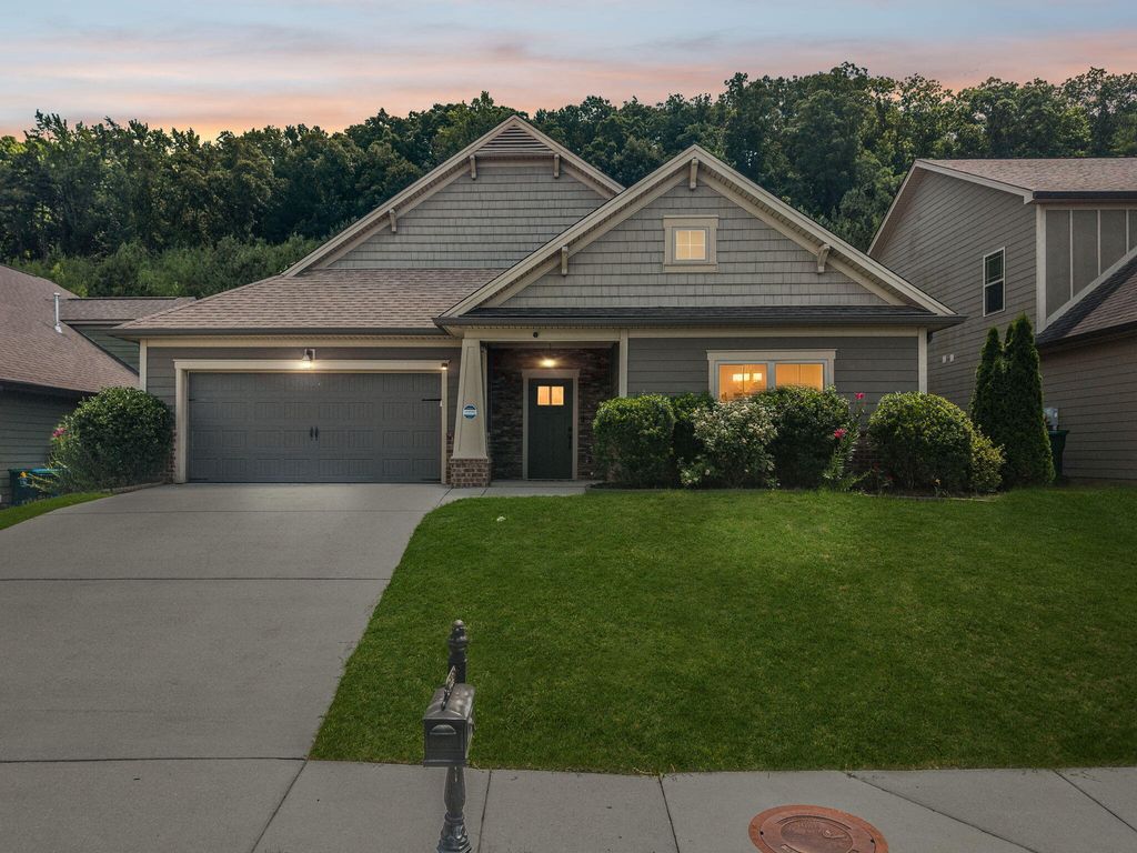 5425 Bungalow Circle, Hixson, TN 37343