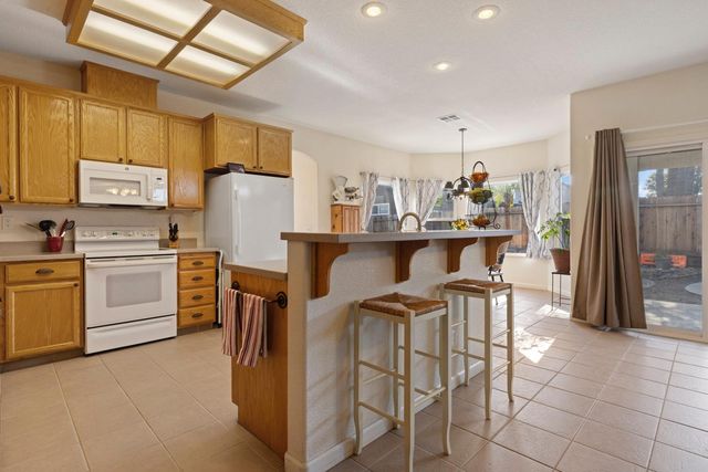 2730 Explorer Way, Turlock, CA 95382