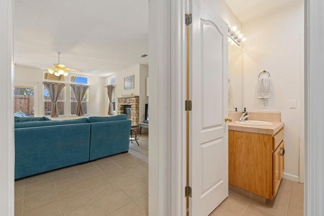 2730 Explorer Way, Turlock, CA 95382