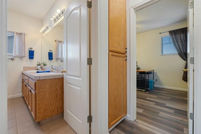 2730 Explorer Way, Turlock, CA 95382