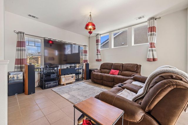 2730 Explorer Way, Turlock, CA 95382