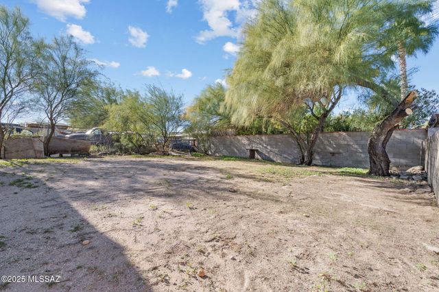 2743 N Geronimo Avenue, Tucson, AZ 85705