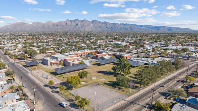 2743 N Geronimo Avenue, Tucson, AZ 85705