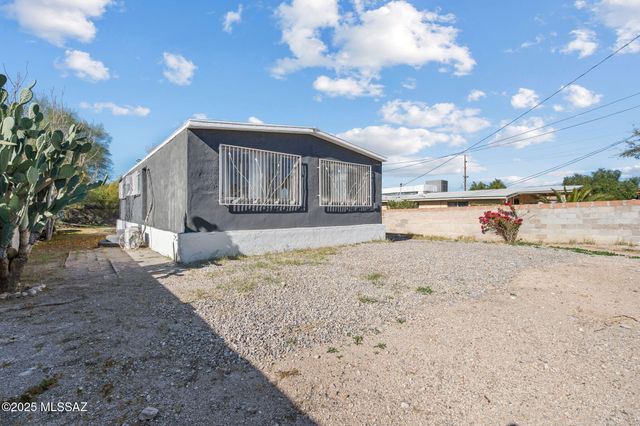 2743 N Geronimo Avenue, Tucson, AZ 85705